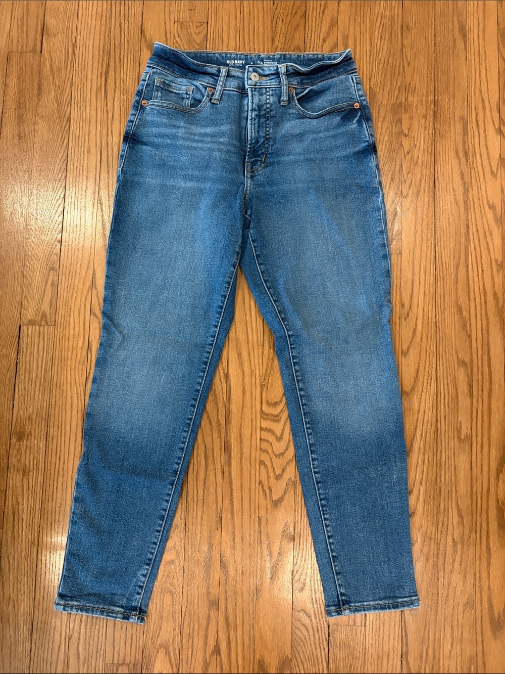 Old Navy women’s Medium Blue Slim-Straight Jeans